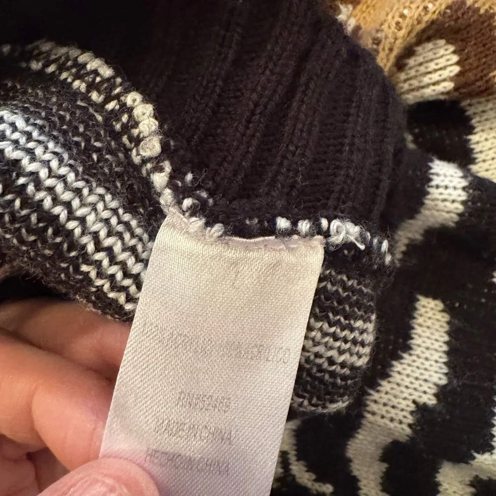 Multiple dog sweaters - Picture 4 of 5